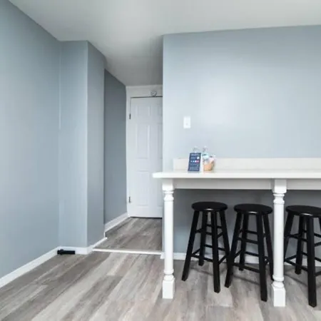 1St Floor - Free Parking - Washer & Dryer - Agh Pittsburgh Extérieur photo